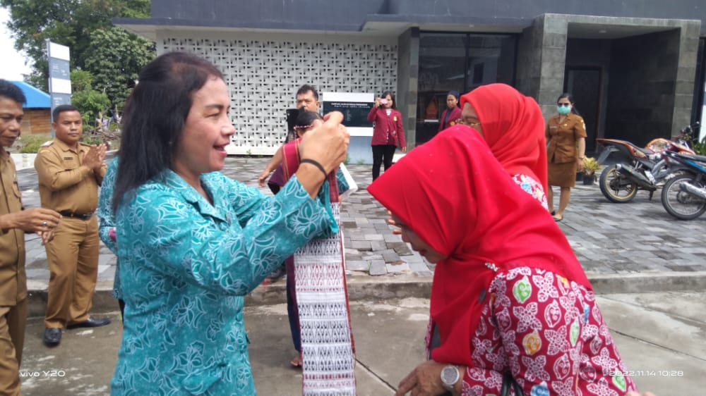 TP PKK Sumut Kunjungi Samosir, Evaluasi Desa Lumban Suhisuhi Toruan Sebagai Binaan UP2K PKK
