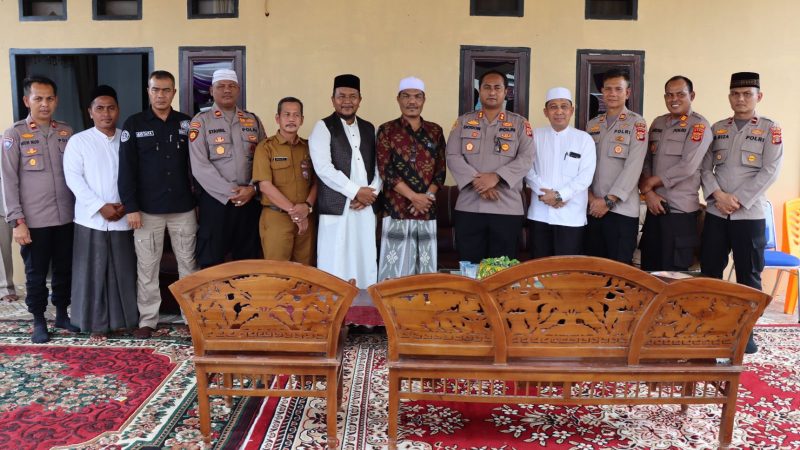 Kapolres Pijay Hadiri Maulid Nabi di Dayah Misbahudh Dhulam Al Aziziyah Lueng Putu