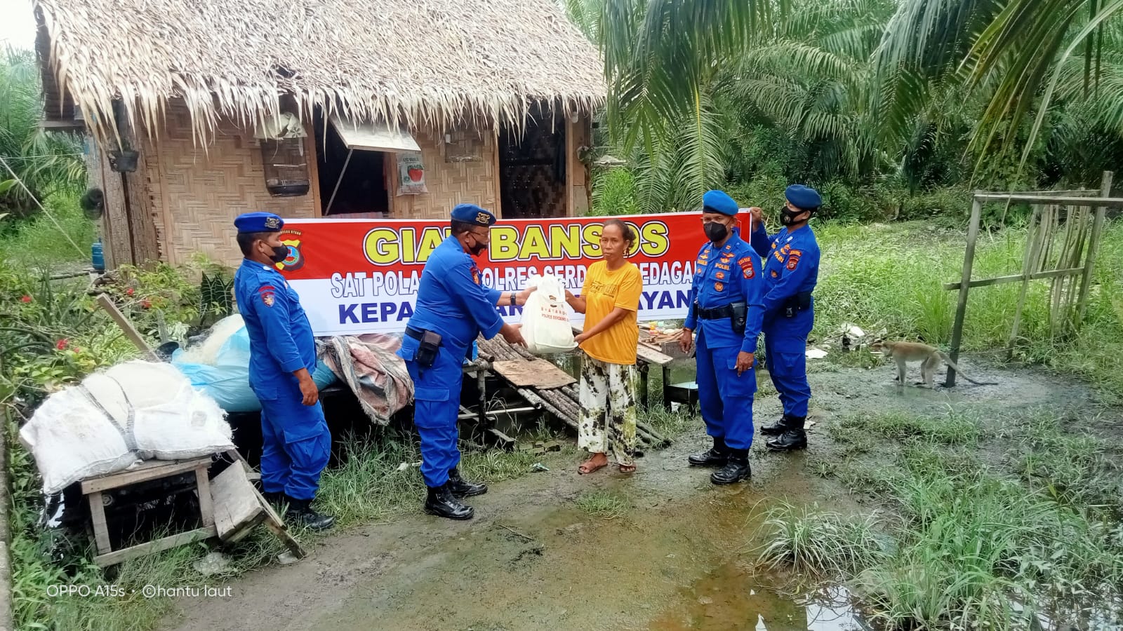 Polres Sergai Salurkan Bantuan Sosial Sembako Program Polda Sumut