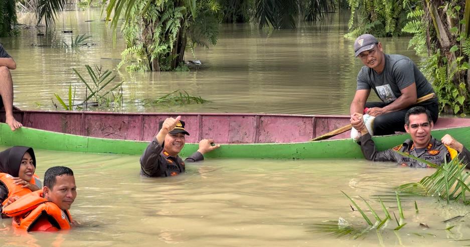 Banjir Melanda Pemkab Batubara , Bupati Zahir Tetapkan Tanggap Darurat Bencana