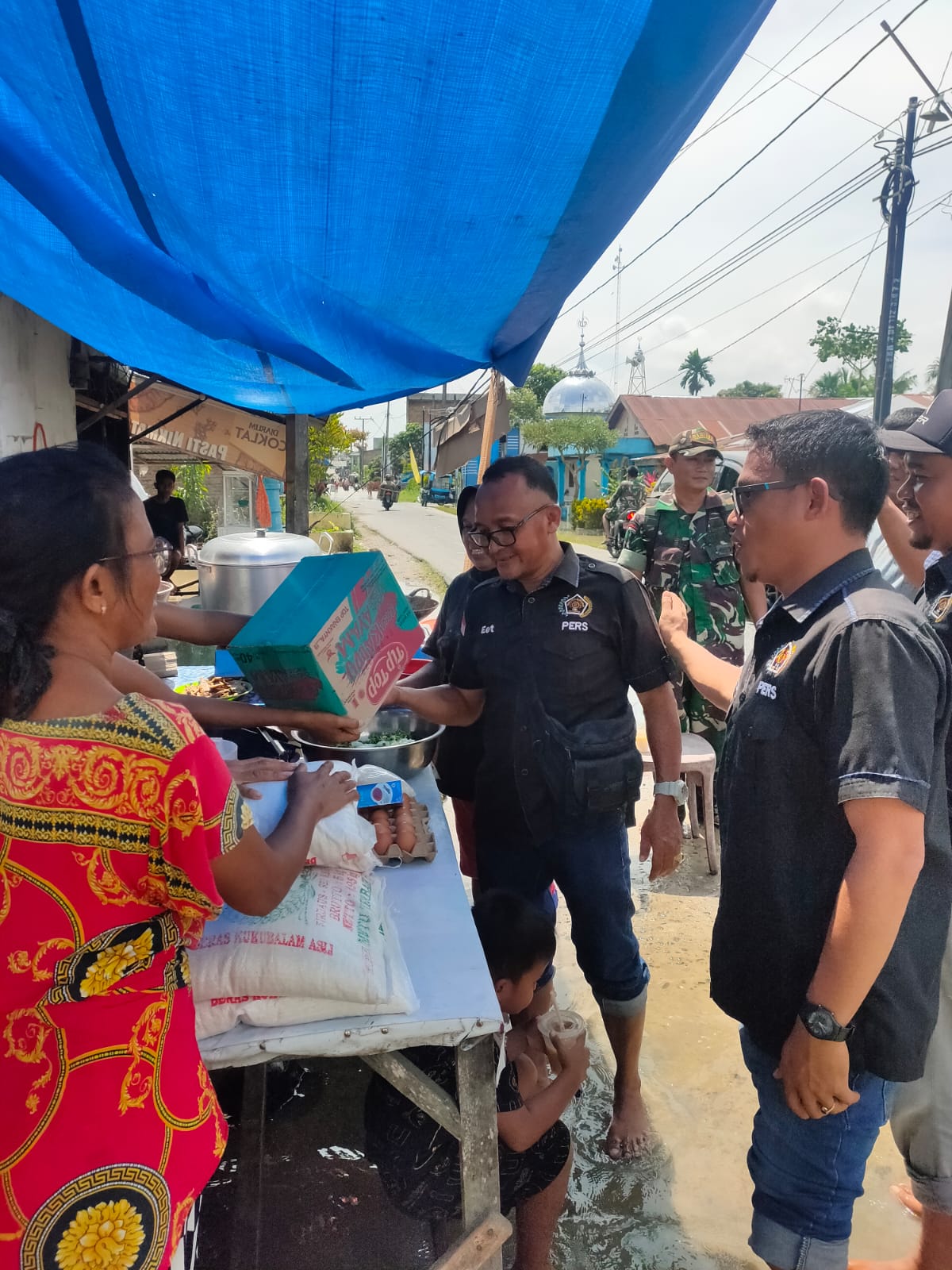 Peduli Korban Banjir, PWI Sergai Salurkan Bantuan di Kecamatan Tanjung Beringin dan Sei Rampah