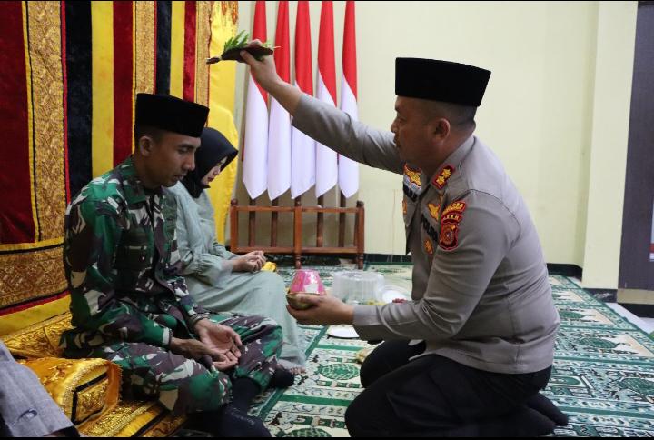 Kapolres Aceh Barat Peusijuk Komandan Kodim Yang Baru