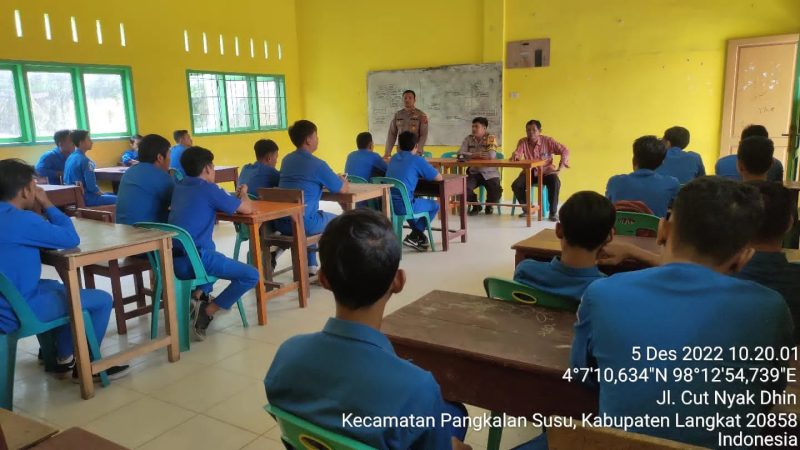 Polsek Pkl Susu Polres Langkat Polda, Sumut Laksanakan Binluh Terhadap Pelajar SMK YPT Pangkalan Susu