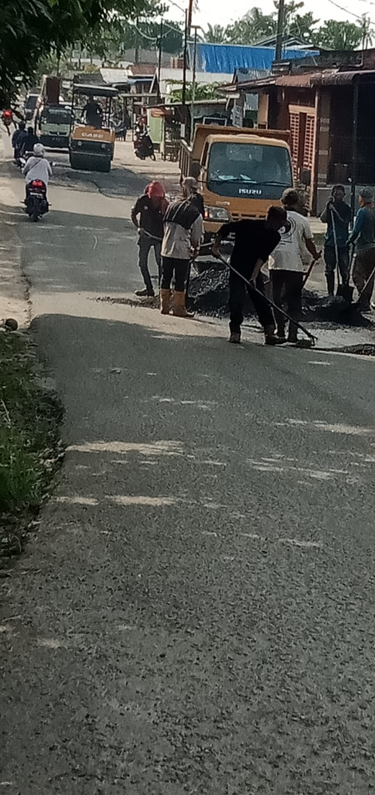 Pemerintah Cepat Respon Jalan Berlubang, Warga Berharap Lakukan Pengaspalan
