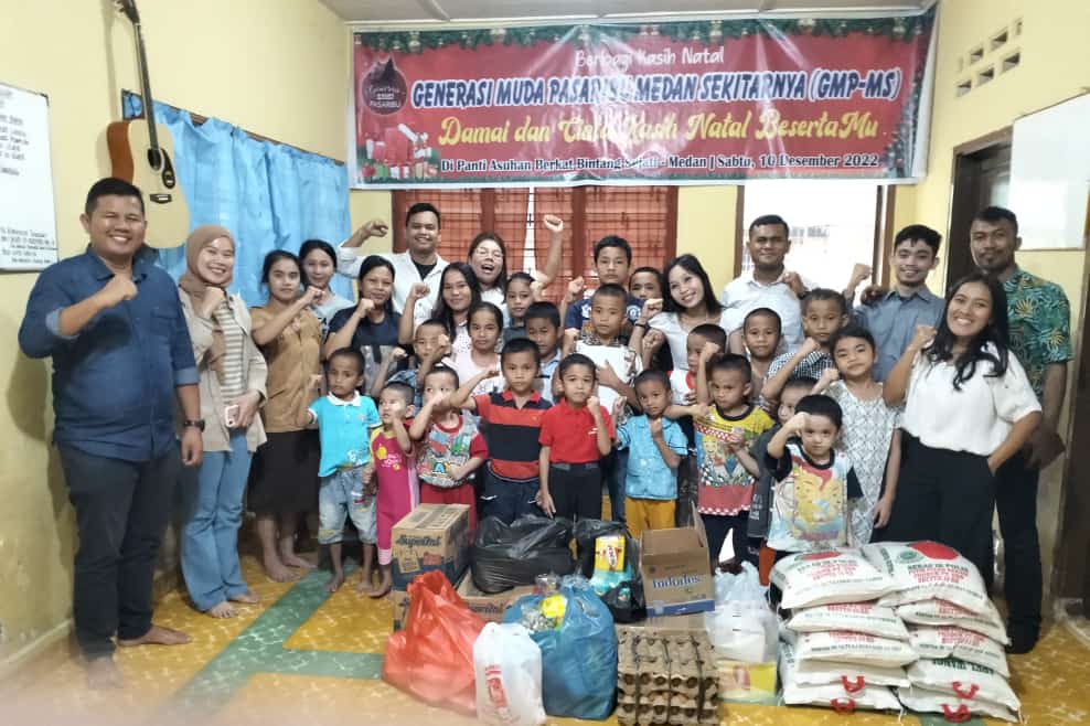 Generasi Muda Pasaribu Medan Berikan Sembako di PA Berkat Bintang Sejati Medan