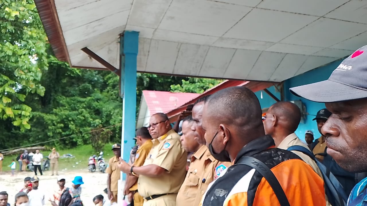 6 Bulan Gaji Guru Kontrak Di Sorong Selatan Tak Dibayarkan, Kantor Dinas P dan P Sorong Selatan dipalang