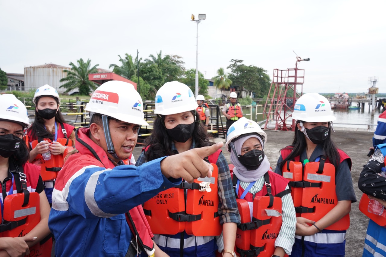 Pertamina Patra Niaga Regional Sumbagut Ajak Finalis MyTrip MyPertamina Melihat Distribusi Energi