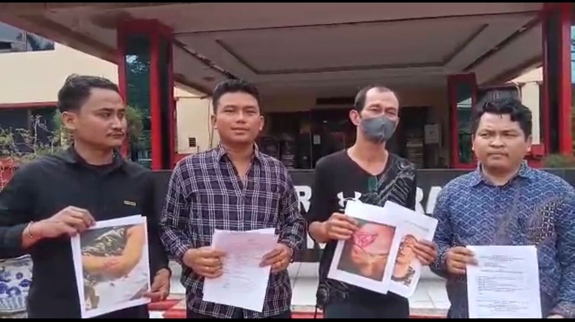 Sudah Empat Bulan Belum Ada Kepastian Hukum, Pedagang Mie Yang di Bacok Kembali Datangi Polda Sumut