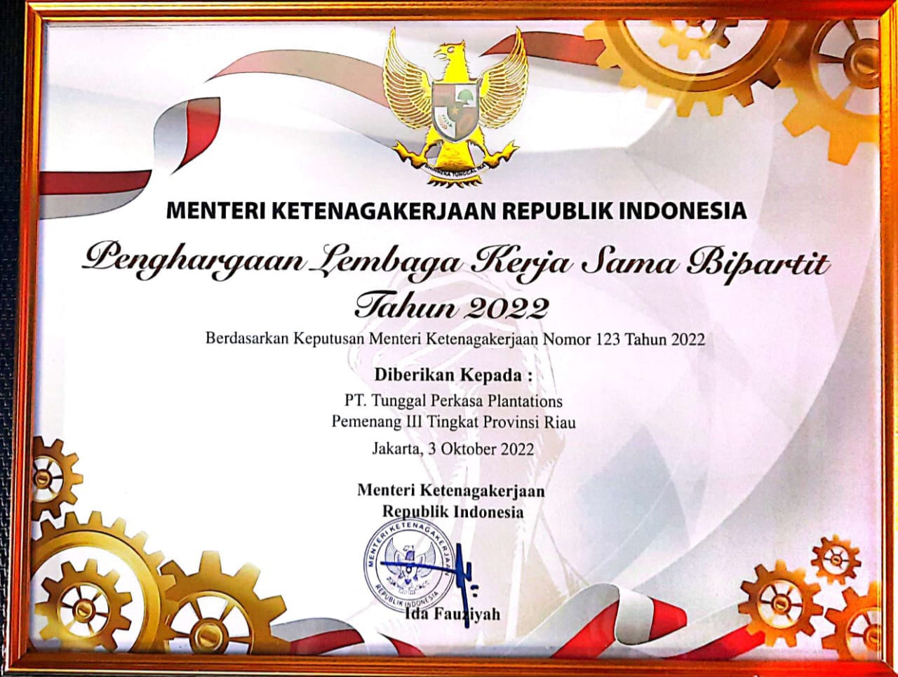 Terjalin Harmonis,  PT.TPP Inhu Terima Penghargaan Dari Menteri Tenagakerjaan RI