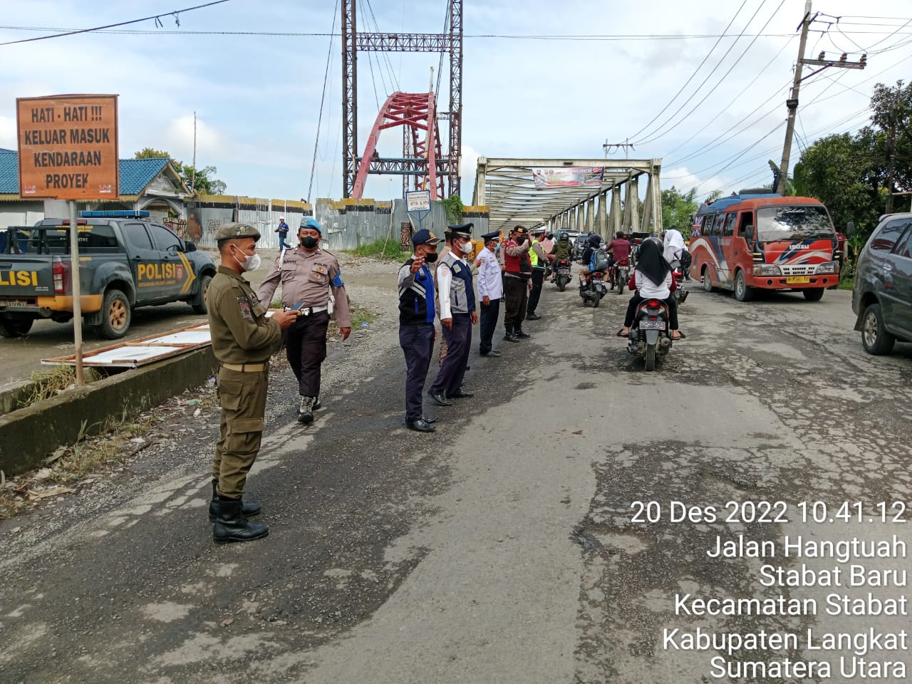 Berikan Rasa Aman Jelang Nataru Polres Langkat Gelar Patroli Gabungan TNI-Polri