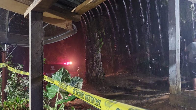 Ibu dan Anak Diduga Korban Pembunuhan Ditemukan di Belakang Rumah