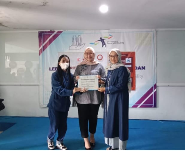 Senyum, Canda Hingga Tawa Warnai Kebersamaan Monica Haprinda Dan Anak-Anak Penyandang Disabilitas