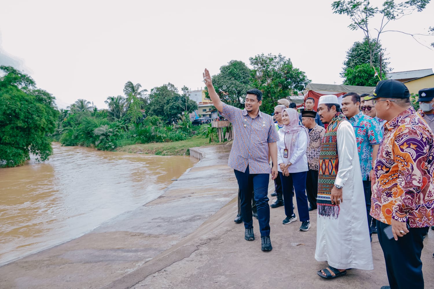 Resmikan Perbaikan Bantaran Sungai, Bobby Nasution: Mari Kita Jaga Bersama Yang Sudah Dibangun