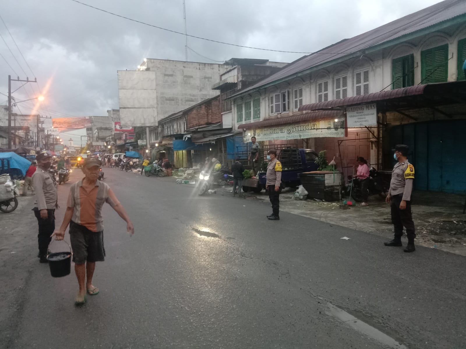 Antisipasi Kemacetan Dan Gangguan Kamtibmas, Polsek Galang Polresta Deli Serdang laksanakan Giat Strong Point Dalam Rangka KRYD