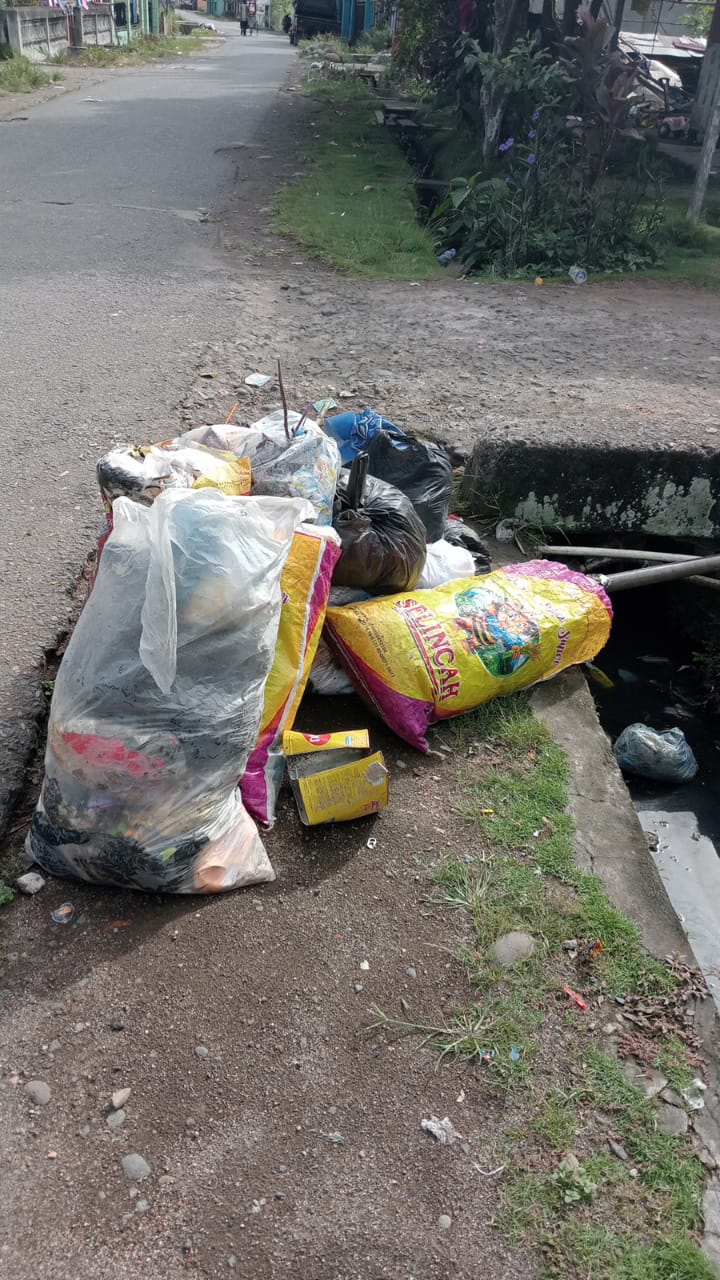 Satu Minggu Sampah di  Kelurahan Senalang  Tidak Diangkut, Warga Protes ke Dinas Kebersihan Kota Lubuk Linggau