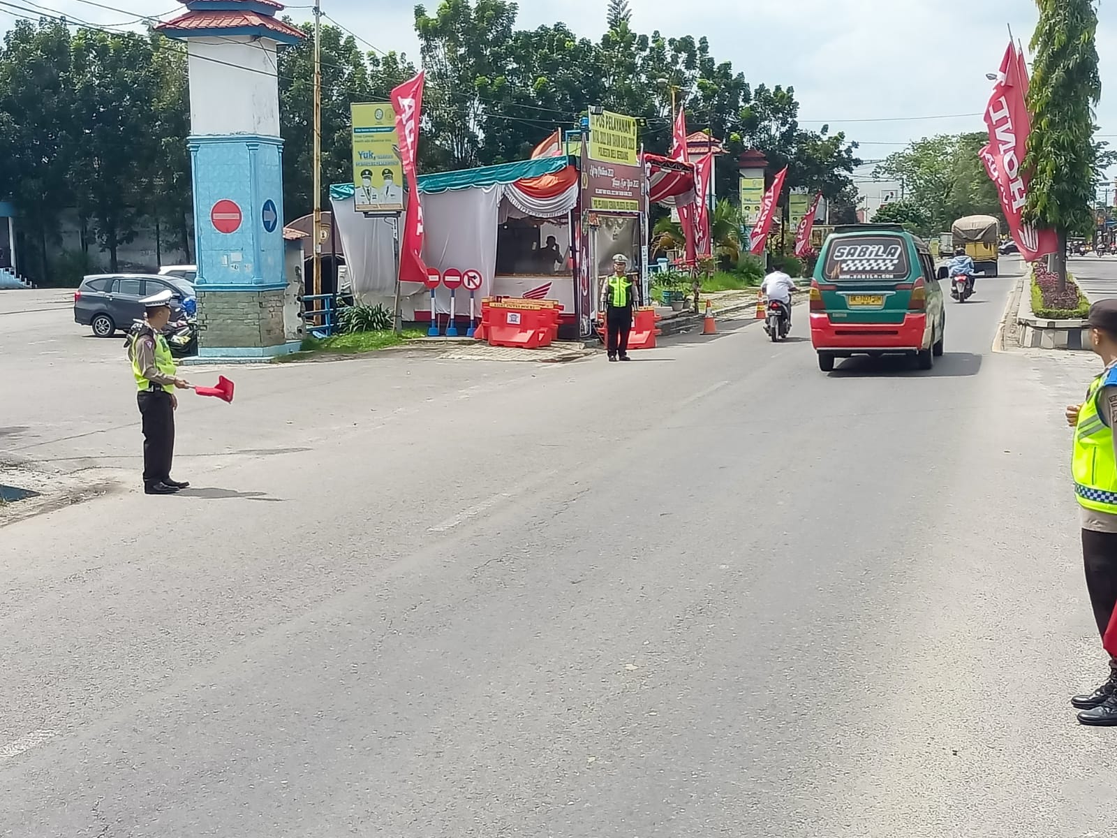 Personil Posyan Cemara Polresta Deli Serdang Laksanakan Giat KRYD Berikan Himbauan Dan Antisipasi Gangguan Kamtibmas