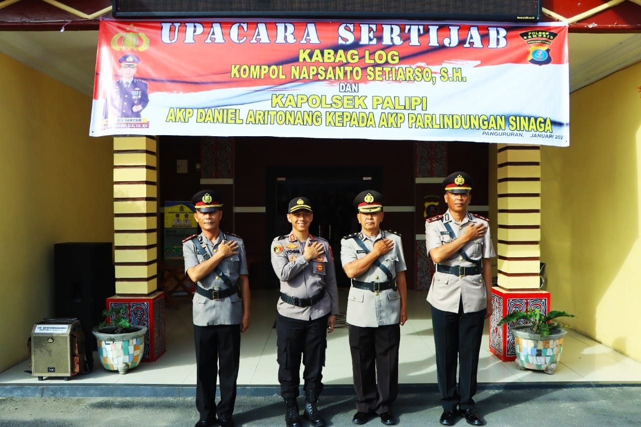 Kapolres Samosir AKBP Yogie Hardiman Melantik Kabag Log dan Kapolsek Palipi