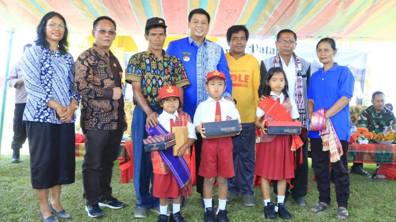 Warga Desa Toguan Galung Sambut Antusias Program Bunga Desa