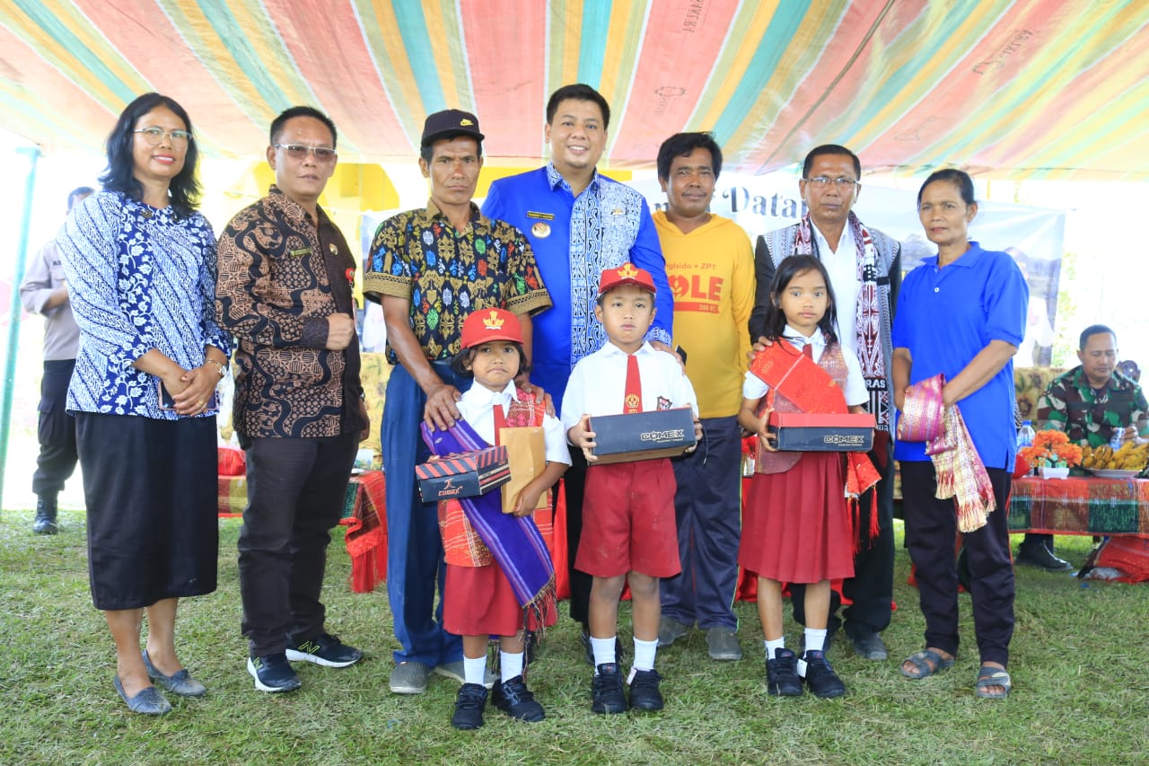 Warga Desa Toguan Galung Sambut Antusias Program Bunga Desa