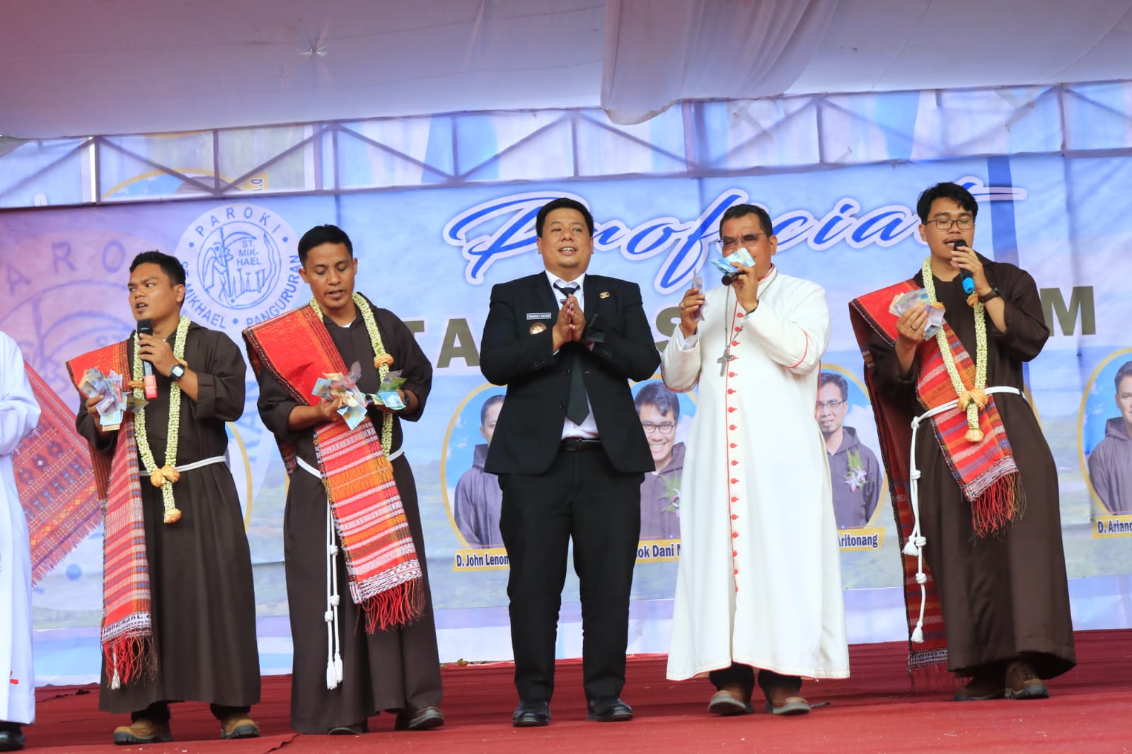 Bupati Samosir, Hadiri Perayaan Ekaristi dan Tahbisan Imam