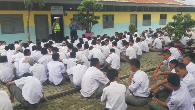 Sat Lantas Polresta Deli Serdang Laksanakan Kegiatan Police Go To School