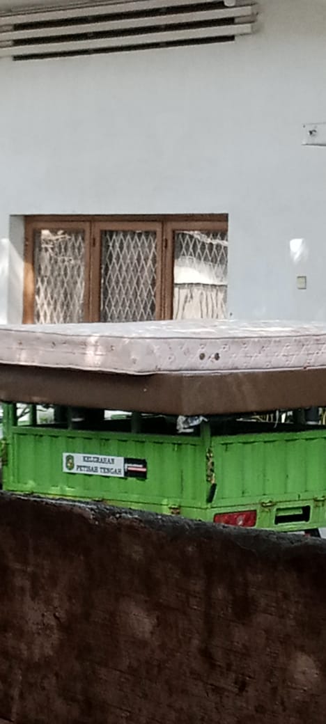 Diduga Motor Becak Bak Sampah Milik Kecamatan Medan Petisah Disewakan Angkut Barang Pribadi