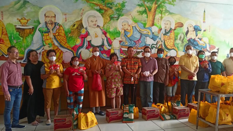 Warga Jalan Rahayu Kelurahan Bantan Terima Baksos Dalam Rangka Imlek Bantuan Vihara Setia Budi, Vihara Buddha Murni, Rumah Duka Medan Murni dan Gema Budhi Sumut