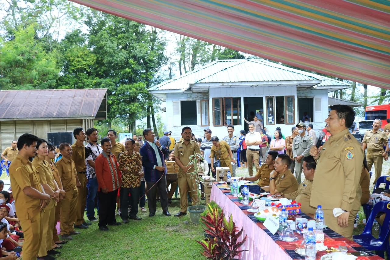 Bupati Samosir, Ngantor di Desa Simbolon Purba Guna Optimalkan Pelayanan Publik
