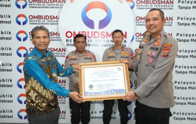 Kapolres Madina Terima Penghargaan Dari Ombudsman RI