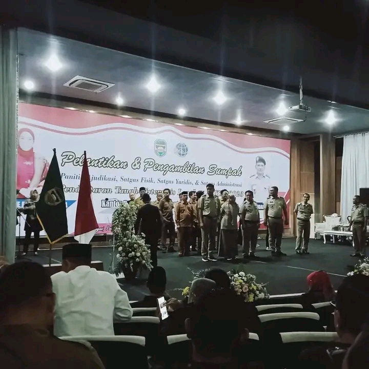 Program PTSL Dinilai bantu Warga, Bupati Purwakarta Hadiri Langsung Pengambilan Sumpah dan Jabatan Para Satuan Tugas PTSL