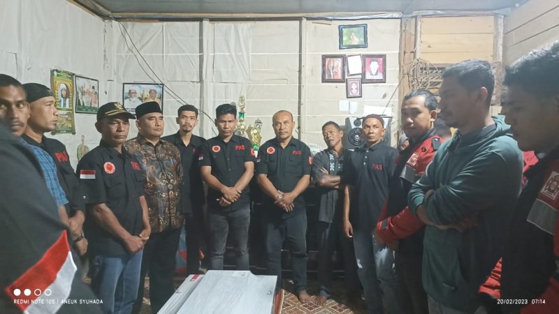 Akhyar Kamil, SH Ketua Umum Persaudaraan Aceh Seranto (PAS) Menyerahkan Langsung Jenazah Syarwadi
