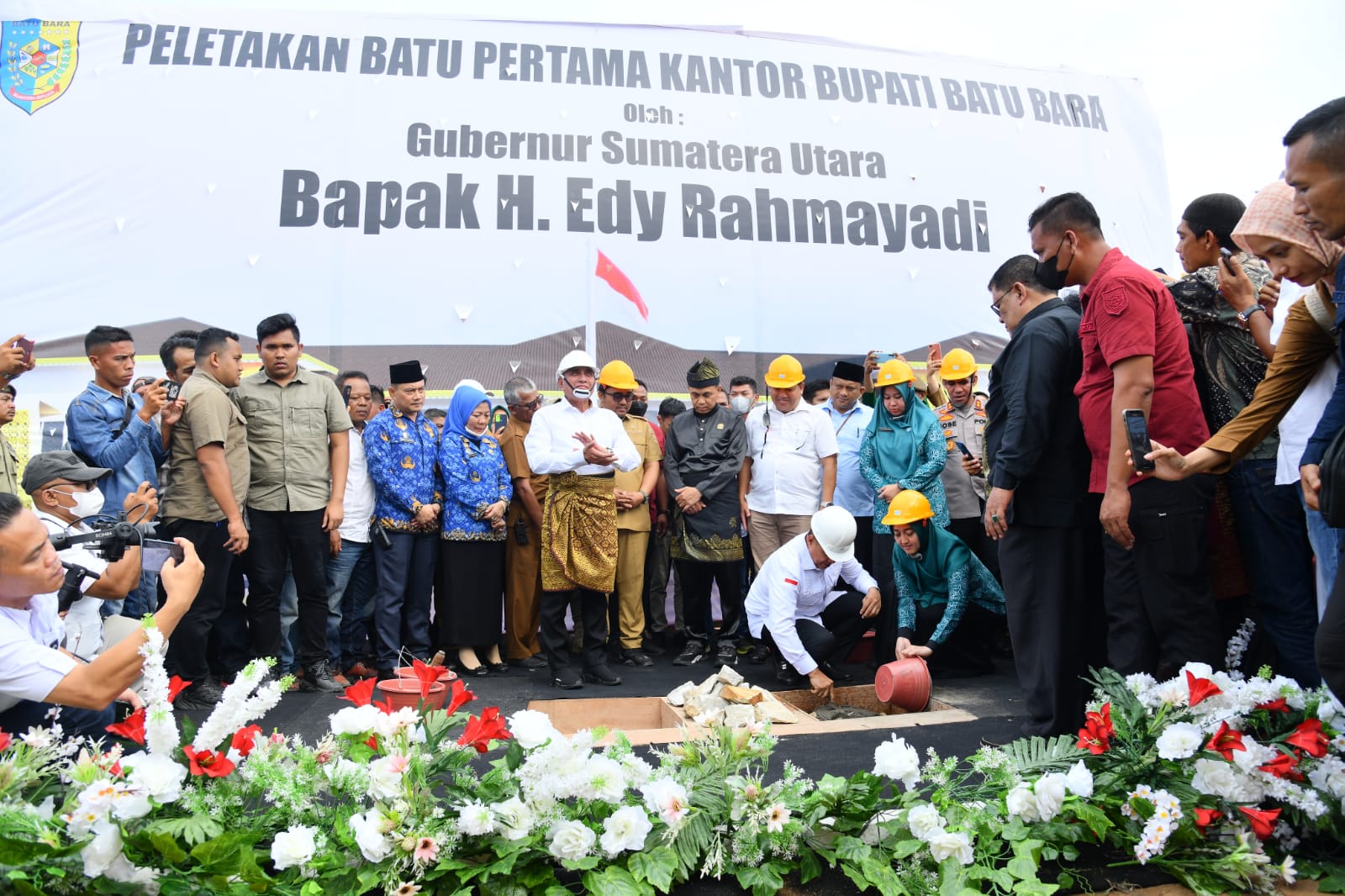 Gubsu Berikan Bantuan Awal 25 Ribu Sak Semen Pembangunan Kantor Bupati Batu Bara