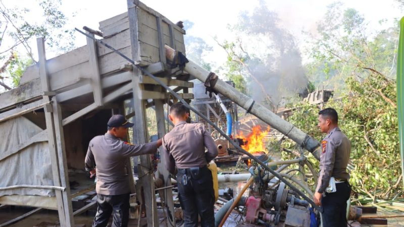 Polres Inhu Beserta Tim Gabungan Tertibkan Aktifitas ” PETI ” Di Kecamatan Peranap Kabupaten Inhu