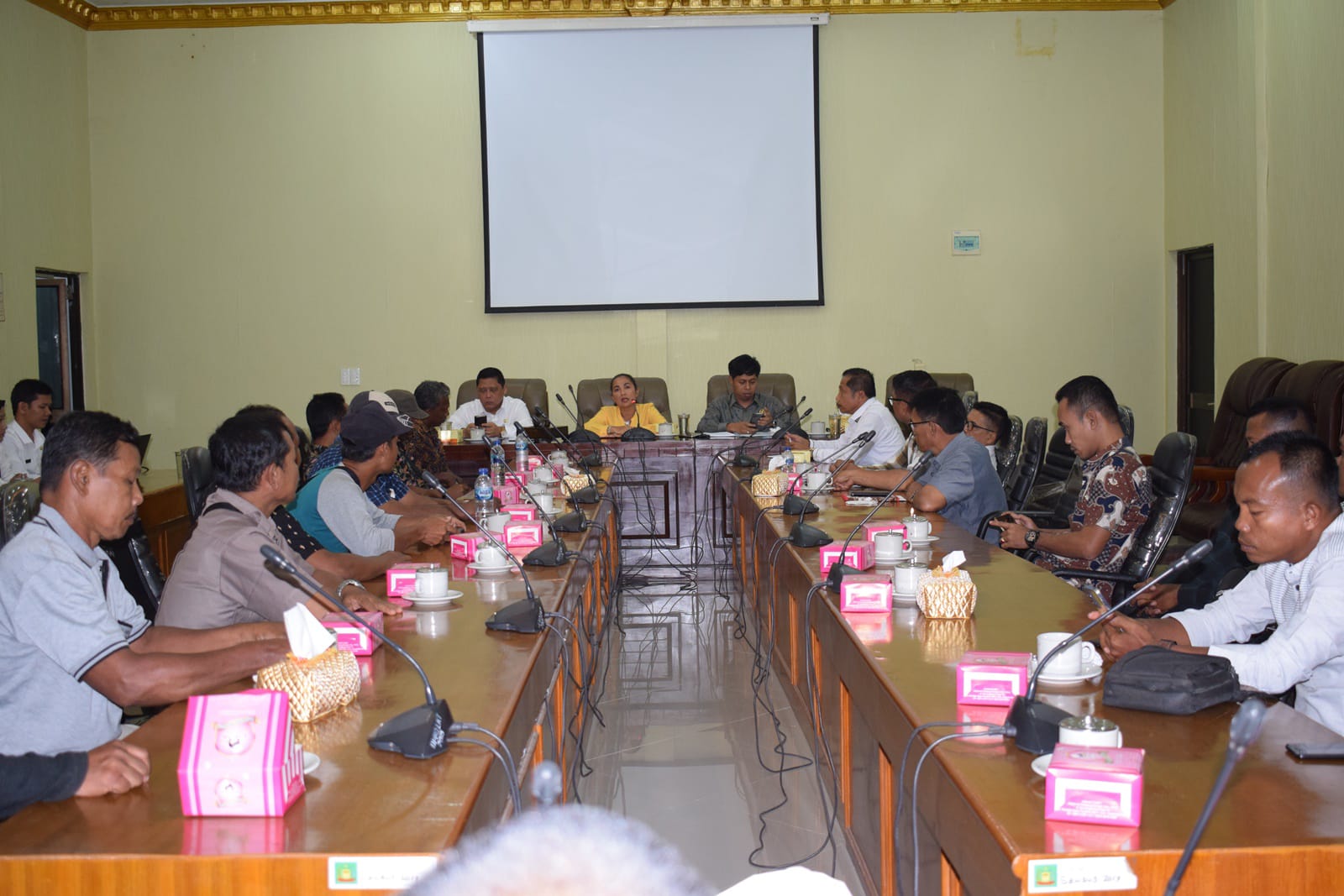 Menindak Lanjuti Keluhan Warga Desa Telaga Said Terkait Rusaknya Jalan Desa, Ketua DPRD Langkat Gelar RDP