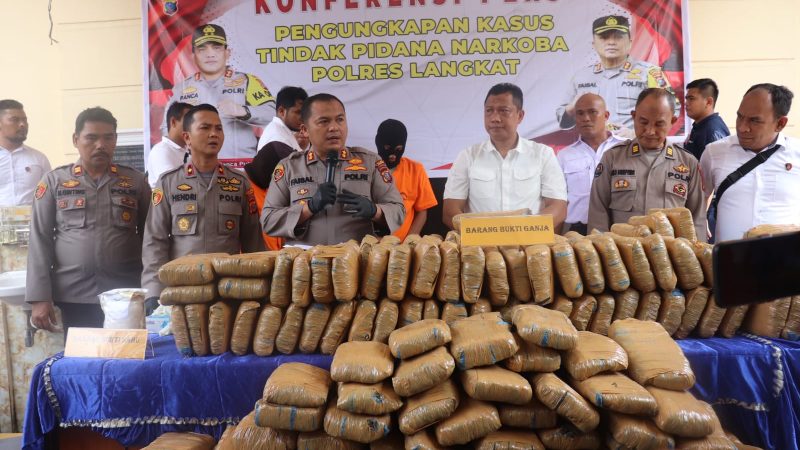 Polres Langkat Polda Sumut Berhasil Amankan 1kg Narkotika Jenis Sabu Dan 233 kg Ganja Kering
