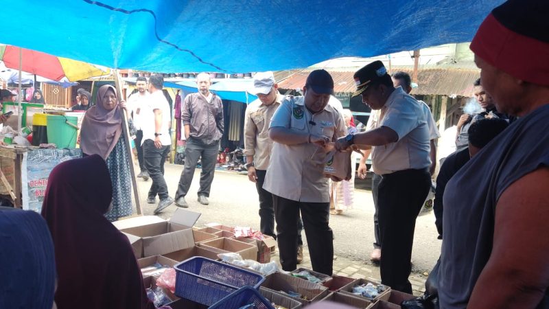 Mendadak Bupati Dolly Pasaribu Belanja Di Poken Arba Marancar