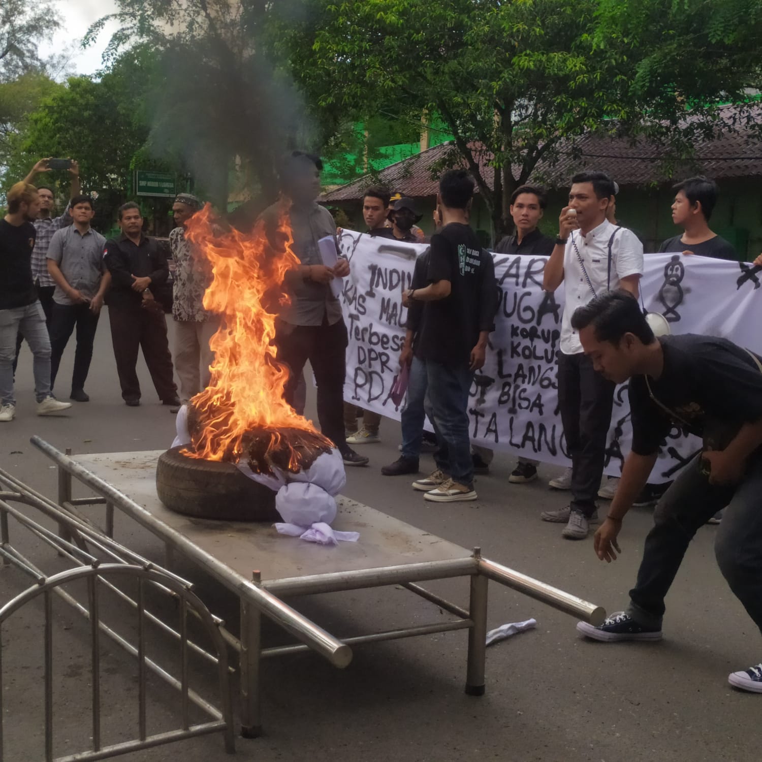 ALASKA Demo Minta Dirut PDAM Dicopot, Mengecam DPRK dan Pemkot Langsa Segera Bertaubat!!