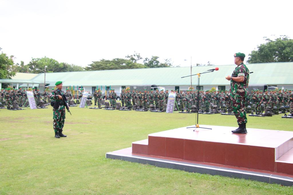 Jelang Tugas Operasi Pamtas Papua Barat, Danrem 032/Wbr Uji Alarm Steling Yonif 133/YS