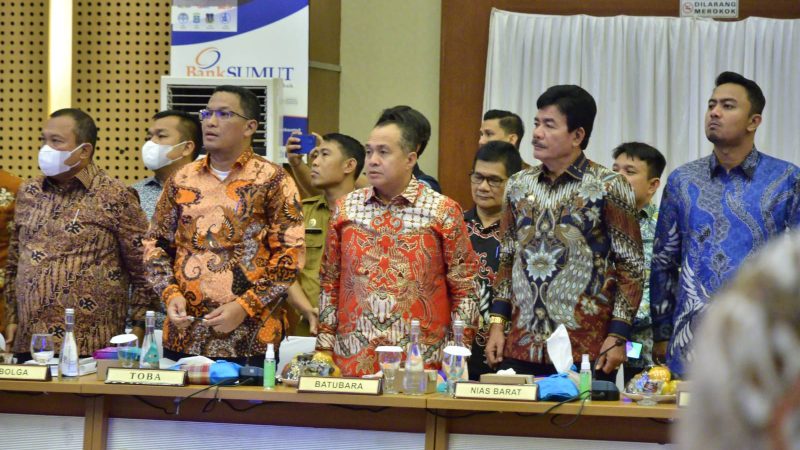 Zahir Hadiri RUPS – LB Bank Sumut Tahun 2023