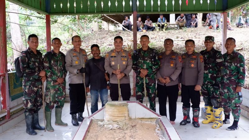 Sinergitas TNI-Polri, Polres Aceh Utara Patroli Bersama ke Makam Cut Nyak Meutia