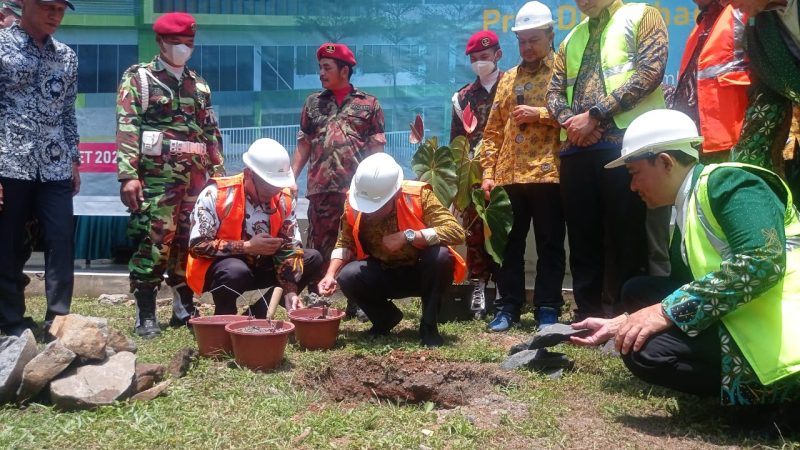 Menko PMK RI, Muhajir Effendy, Hadiri Peletakan Batu Pertama RSI Muhammadiyah 2 Patean
