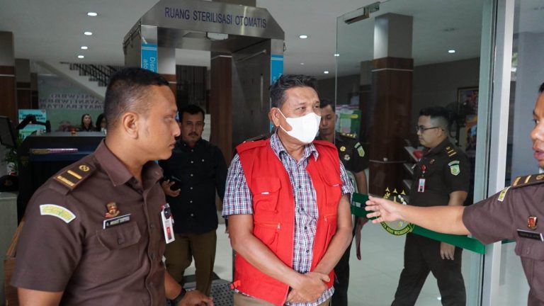 Tim Pidsus Kejatisu Tahan Mantan Pimpinan Bank Sumut Stabat ‘IH’