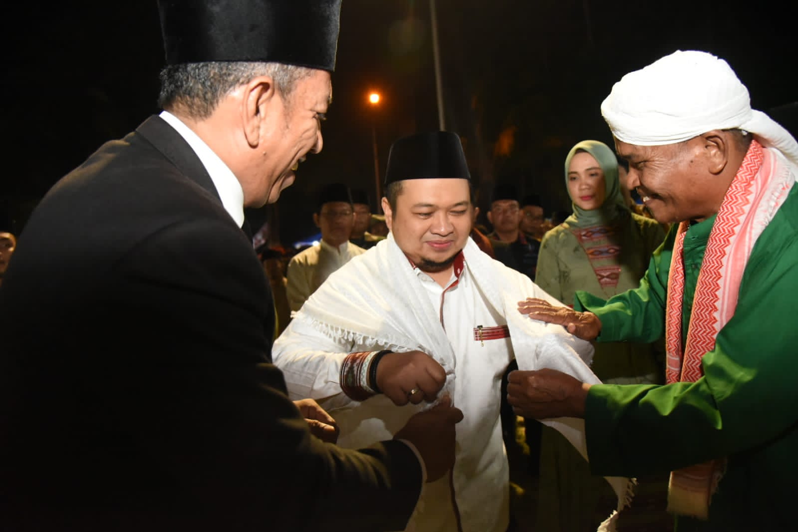 Bupati Dolly Sampaikan Beberapa Poin Salam Hangat Kepada Masyarakat Tantom Angkola Di Pembukaan MTQN Ke – 55
