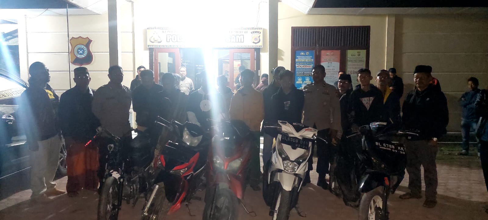 Balap liar di Jamur Ujung, Polsek Wih Pesam Amankan 5 unit Sepeda Motor dan 9 Orang Remaja