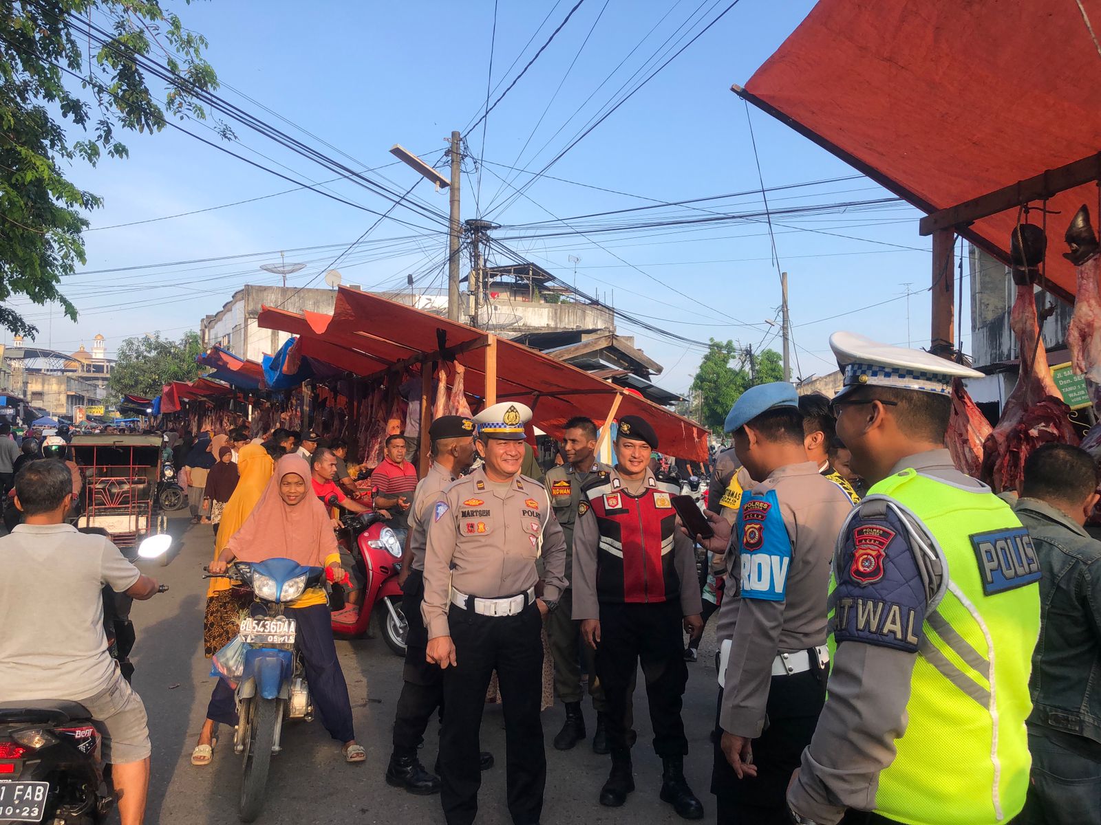 Beri Rasa Aman, Polres Langsa Melaksanakan Pengamanan Pasar Daging di Hari Meugang