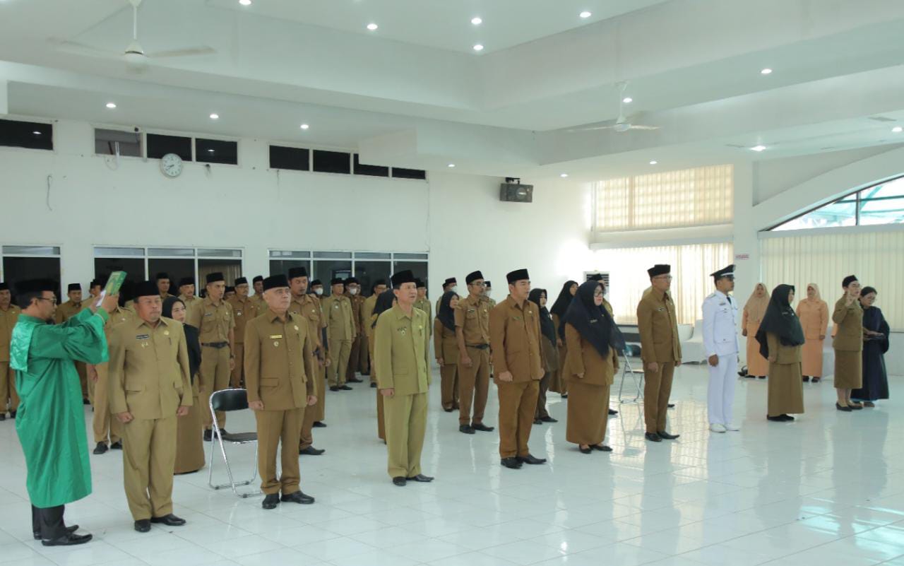 Bupati Asahan Ambil Sumpah/Janji 20 orang Pejabat Administrator dan Pengawas di Lingkungan Pemkab Asahan