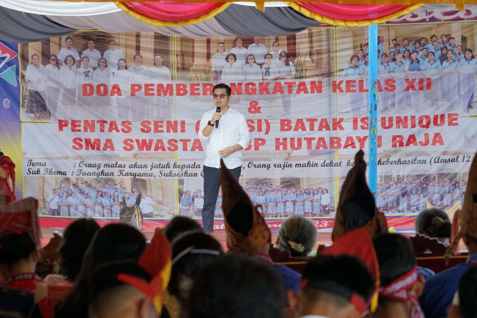 Bane Raja Manalu Motivasi dan Mengispirasi Siswa SMA HKBP Hutabayu