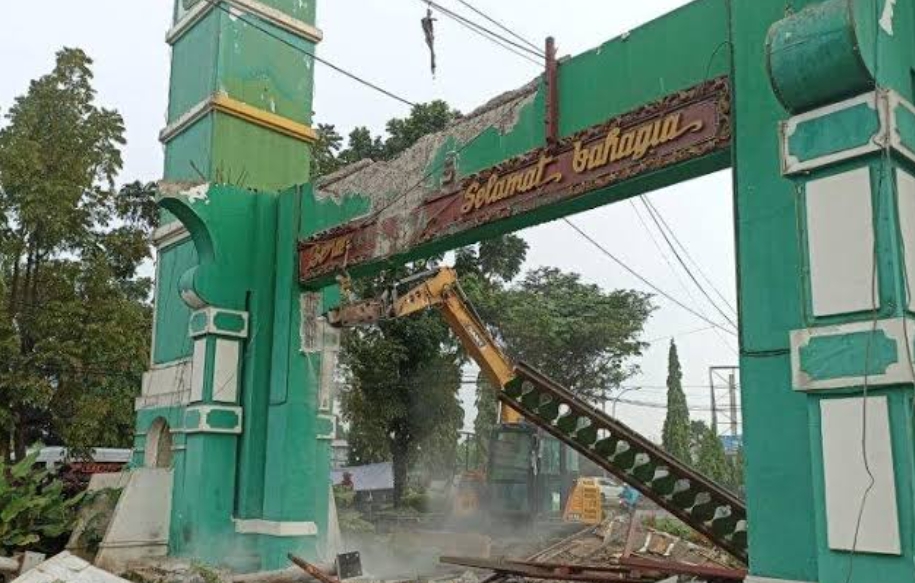 Sudah Diperpanjang Tidak Selesai, Lalu Diperpanjang Lagi, Proyek Pembangunan 3 Gapura Batas Kota Medan Senilai Rp. 9,4 Miliar Tak Kunjung Selesai