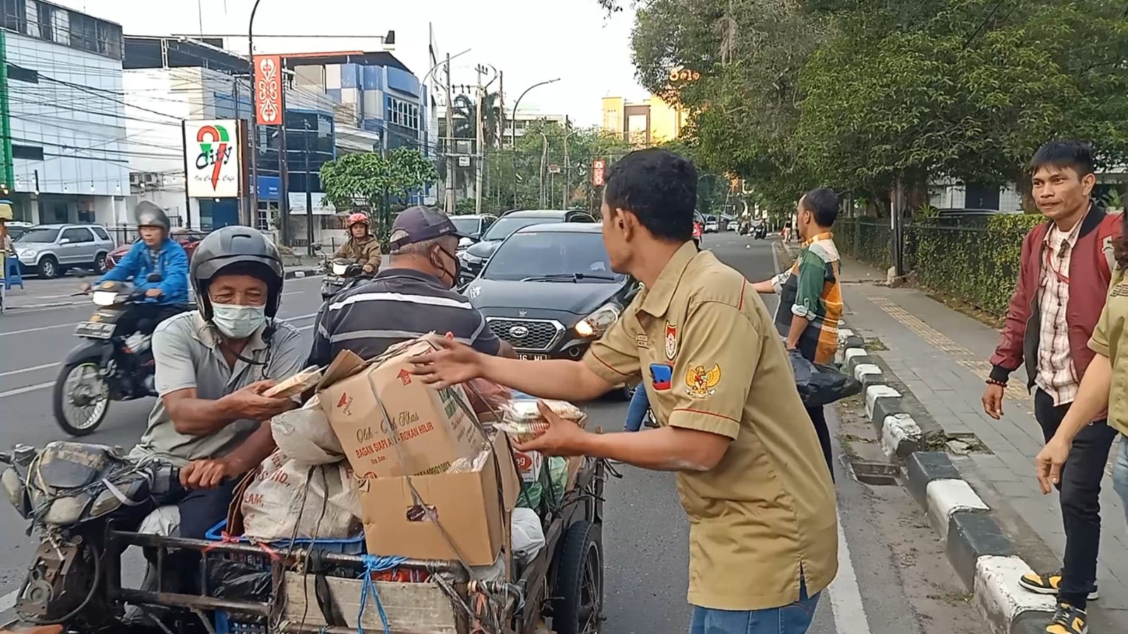 Kolaborasi DPP FROMPER SUMUT Bersama Media Center Berbagi di Bulan Suci Ramadhan 1444H