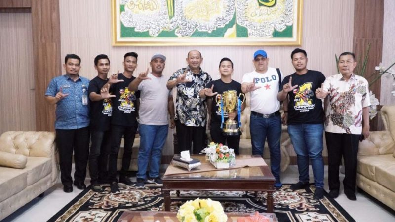 Gio Vandio Putra Tanjungpura Juara Nasional Moto Cross, Syah Afandin: Saya Sangat Bangga
